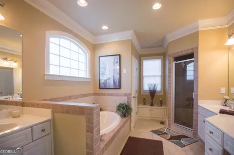 Bath - 1101 E Magnolia Loop, Madison, GA 30650 photo 1 of 1