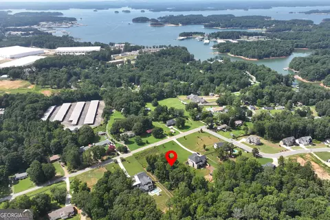 3245 Shoreland Dr, Buford, GA 30518