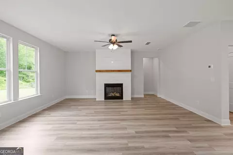 Living - 149 Barton Spgs, Bethlehem, GA 30620 photo 2 of 3