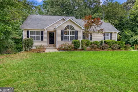 28 Pecan Lake Ct, Sharpsburg, GA 30277