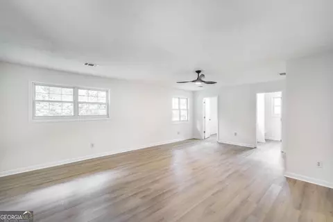 Living - 113 Shadow Ln, Warner Robins, GA 31088 photo 3 of 3