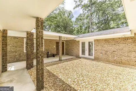Exterior - 113 Shadow Ln, Warner Robins, GA 31088 photo 3 of 12