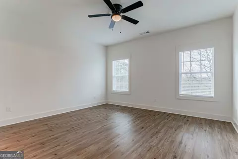 552 Clayton St, Commerce, GA 30529 photo 4