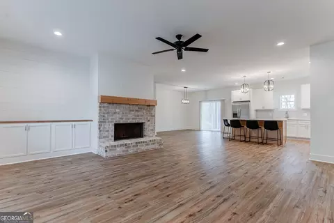 552 Clayton St, Commerce, GA 30529 photo 2