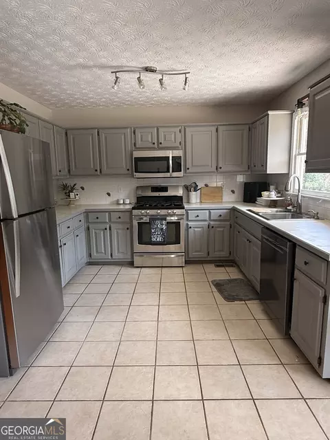 Kitchen - 136 Thicket Trl, Mcdonough, GA 30252 photo 1 of 2