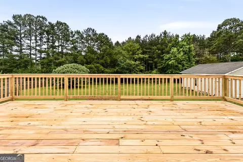 Exterior - 136 Thicket Trl, Mcdonough, GA 30252 photo 4 of 6