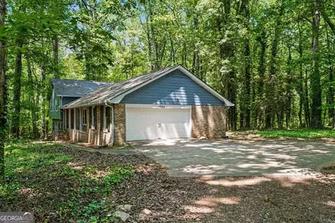 Exterior - 1050 Skyline Dr, Covington, GA 30014 photo 2 of 10