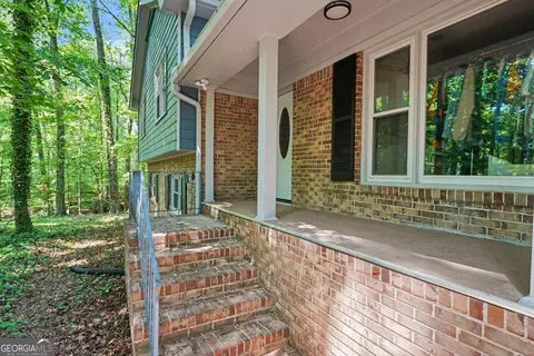 Exterior - 1050 Skyline Dr, Covington, GA 30014 photo 3 of 10