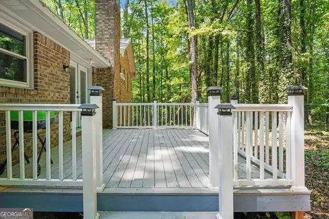 Exterior - 1050 Skyline Dr, Covington, GA 30014 photo 5 of 10