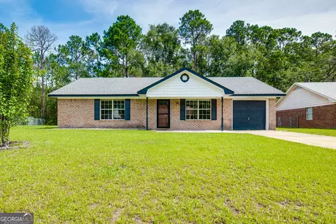 1076 Desert Shield St, Hinesville, GA 31313