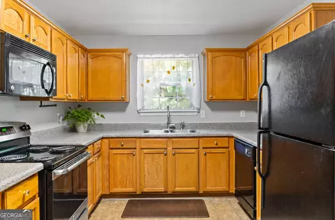 Kitchen - 1952 Boatswain Dr, Hampton, GA 30228 photo 1 of 3