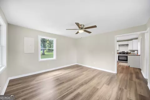 Living - 240 Jackson St, Barnesville, GA 30204 photo 2 of 2