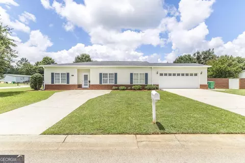 201 Bradford Dr, Byron, GA 31008