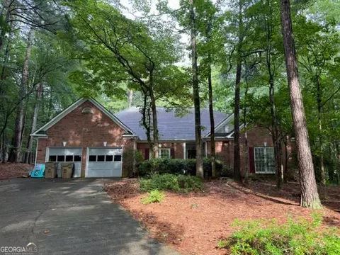320 Valley Green Ct, Woodstock, GA 30189