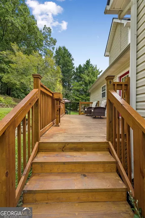 Exterior - 2926 Vine Dr, Dalton, GA 30721 photo 6 of 10