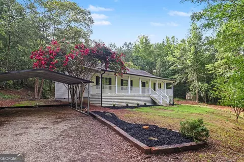 393 Macedonia Rd, Newnan, GA 30263