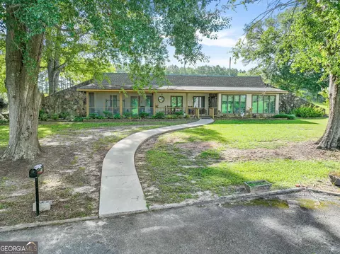 818 Mccrary Rd, Molena, GA 30258