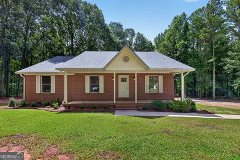 174 Rockhouse Rd, Senoia, GA 30276