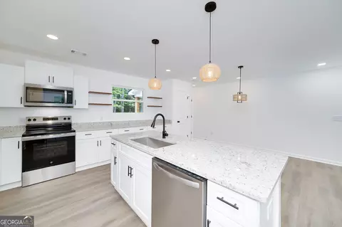 Kitchen - 548 Barnesville Rd, Griffin, GA 30224 photo 6 of 6