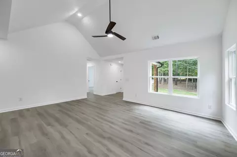 Living - 548 Barnesville Rd, Griffin, GA 30224 photo 3 of 3