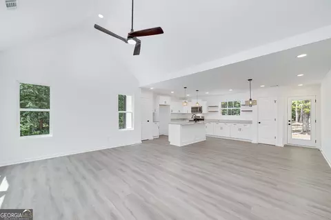 Living - 548 Barnesville Rd, Griffin, GA 30224 photo 1 of 3
