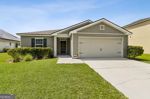 236 Waters Edge Dr, Kingsland, GA 31548