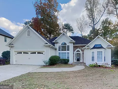6898 Fox Hunt Cir W, Douglasville, GA 30135