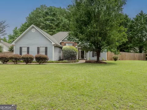 300 Greenleaf Ct, Loganville, GA 30052