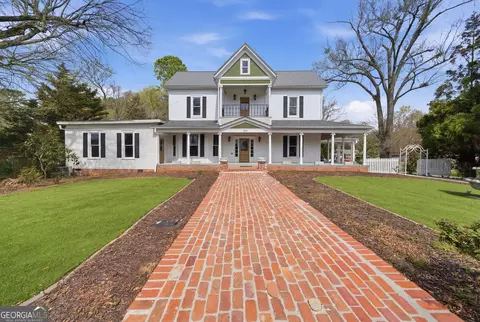 108 King St, Adairsville, GA 30103
