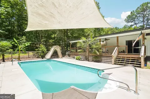 1199 Bo Bo Banks Rd, Grantville, GA 30220