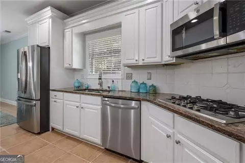 Kitchen - 723 Euel Dr, Mcdonough, GA 30252 photo 3 of 5
