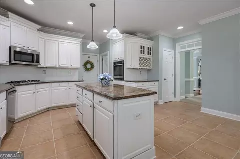 Kitchen - 723 Euel Dr, Mcdonough, GA 30252 photo 2 of 5