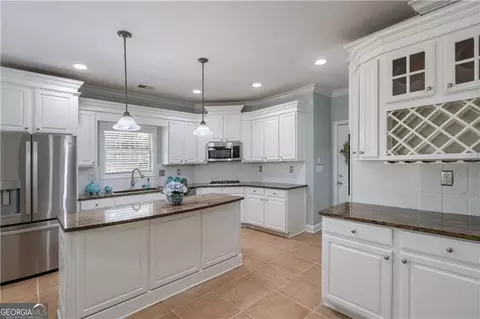 Kitchen - 723 Euel Dr, Mcdonough, GA 30252 photo 4 of 5