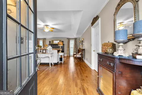 Entry Way - 103 Windridge Dr, Lagrange, GA 30240 photo 2 of 8