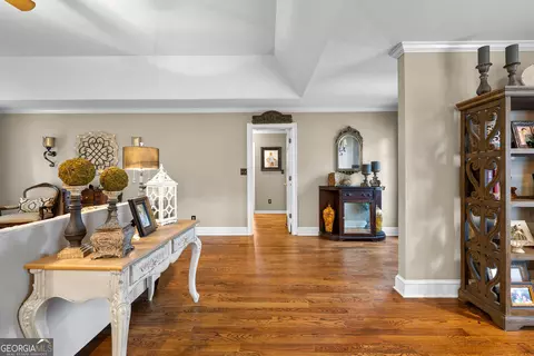 Entry Way - 103 Windridge Dr, Lagrange, GA 30240 photo 6 of 8