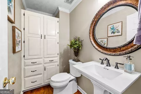 Bath - 103 Windridge Dr, Lagrange, GA 30240 photo 1 of 8