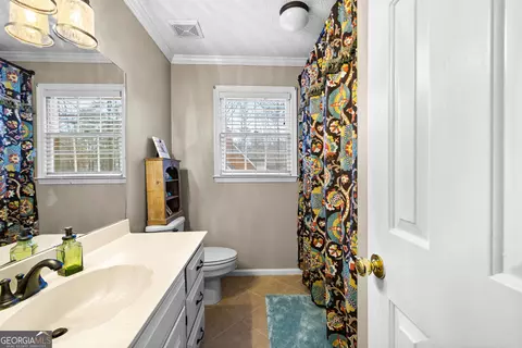 Bath - 103 Windridge Dr, Lagrange, GA 30240 photo 4 of 8