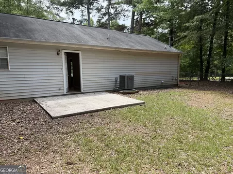 Exterior - 1220 N Hampton Dr, Hampton, GA 30228 photo 2 of 3