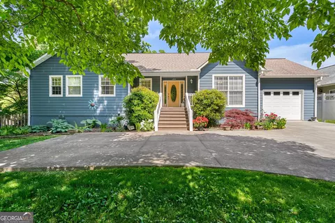 450 Longview Dr, Hiawassee, GA 30546