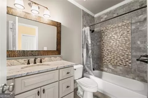 Bath - 8925 Pinehurst Cv, Duluth, GA 30097 photo 6 of 6