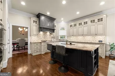 Kitchen - 8925 Pinehurst Cv, Duluth, GA 30097 photo 4 of 6