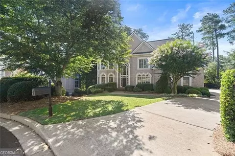 Exterior - 8925 Pinehurst Cv, Duluth, GA 30097 photo 6 of 8