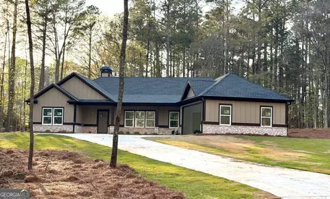 168 Oak Leaf Cir SE, Eatonton, GA 31024