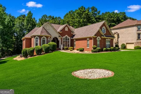 812 Treeline Dr, Conyers, GA 30094