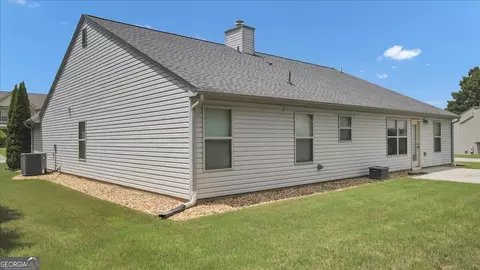 Exterior - 1411 Silvergate Way, Winder, GA 30680 photo 5 of 6