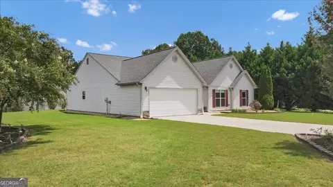 Exterior - 1411 Silvergate Way, Winder, GA 30680 photo 3 of 6