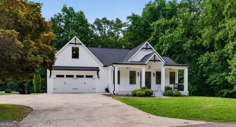 6052 Oak Hill Dr, Flowery Branch, GA 30542