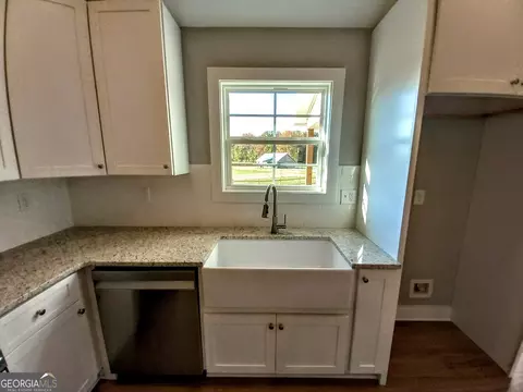 Kitchen - 72 Pollard Rd, Temple, GA 30179 photo 3 of 3