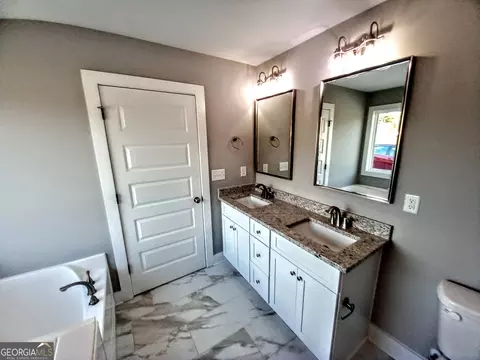 Bath - 72 Pollard Rd, Temple, GA 30179 photo 2 of 4