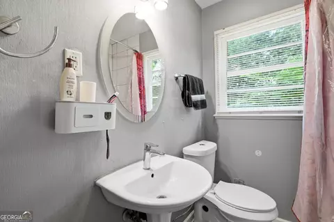 Bath - 225 Myrtle Dr, Roberta, GA 31078 photo 1 of 2